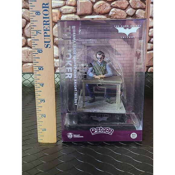 Beast Kingdom D-Stage DS-092 DC Dark Knight Trilogy Heath Ledger Joker Statue #B - Picture 6 of 8